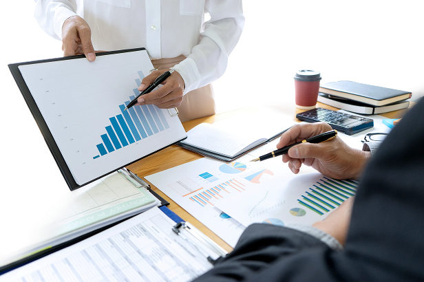 Graphiques et analyses financières pour comparer 3e pilier A et B